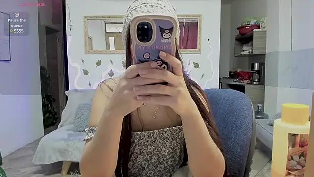 Snapshot of IZZY_BEAUTIFUL chatting on 02-28-25, 07:35 IZZY BEAUTIFUL online show from 02-28-25, 07:35