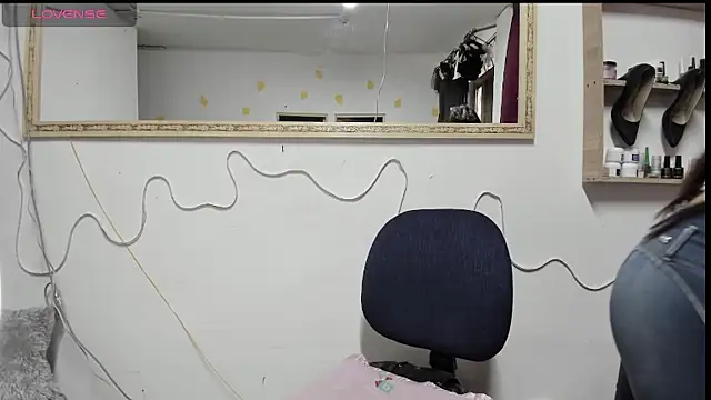 Snapshot of IZZY_BEAUTIFUL chatting on 03-10-25, 12:26 IZZY BEAUTIFUL online show from 03-10-25, 12:26