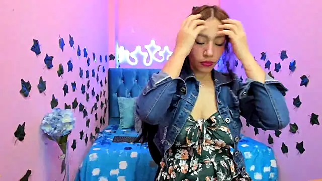 Snapshot of IZZY_BEAUTIFUL chatting on 03-14-25, 10:05 IZZY BEAUTIFUL online show from 03-14-25, 10:05