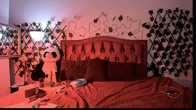 Snapshot of IZZY_BEAUTIFUL chatting on 09-18-25, 09:17 IZZY BEAUTIFUL online show from 09-18-25, 09:17