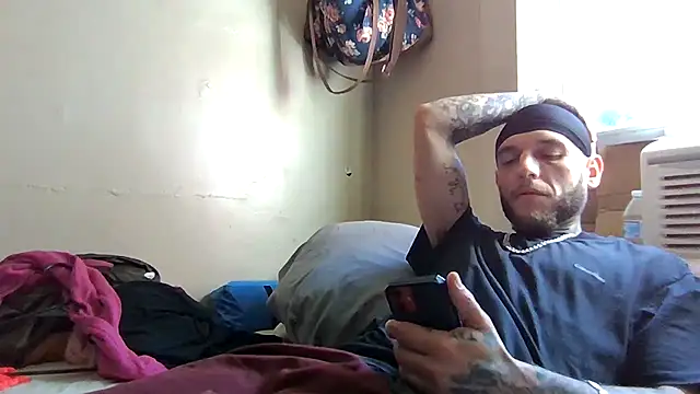 cruz815 online show from 10-01-25, 06:14