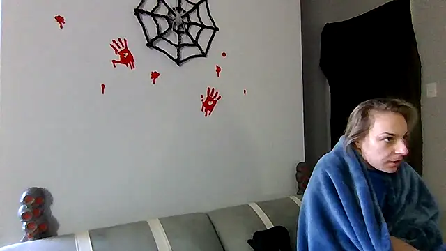 cruz815 online show from 10-25-25, 02:35