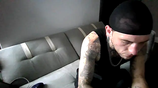 cruz815 online show from 11-25-25, 06:41