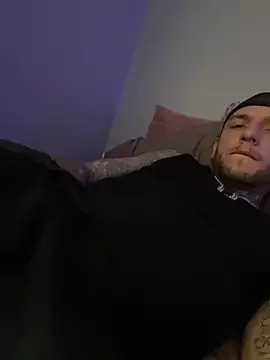 cruz815 online show from 12-04-25, 08:06