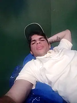 Snapshot of Elperlozo10 chatting on 02-03-25, 10:21 Elperlozo10 online show from 02-03-25, 10:21