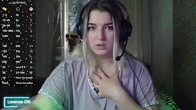 Jenny Smit online show from 10-22-25, 02:01