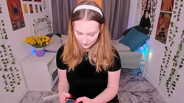 Snapshot of MaryWaddell chatting on 03-16-25, 04:12 MaryWaddell online show from 03-16-25, 04:12