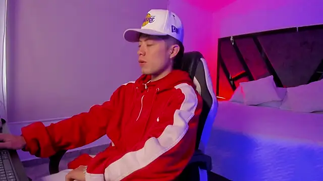 Snapshot of marcuscollins1_ chatting on 11-30-25, 01:37 marcuscollins1 online show from 11-30-25, 01:37