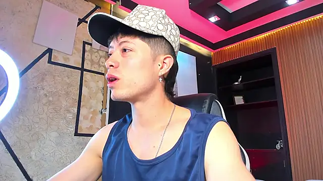 Snapshot of marcuscollins1_ chatting on 12-01-25, 01:38 marcuscollins1 online show from 12-01-25, 01:38