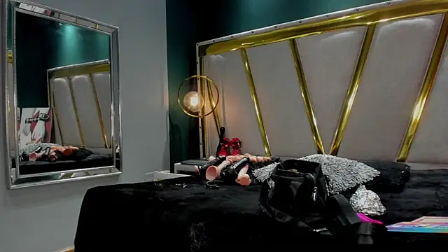 Snapshot of Mara_Gonzalez chatting on 10-21-25, 11:11 Mara Gonzalez online show from 10-21-25, 11:11