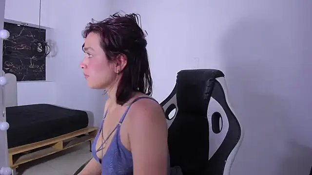 Annyrosee online show from 11-22-25, 12:59