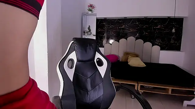 Annyrosee online show from 12-02-25, 07:53