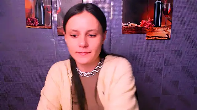 ValeriaHeart  online show from 02-10-25, 12:29