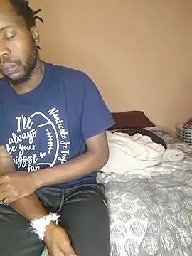 Snapshot of holidtic_justice chatting on 11-17-25, 08:25 holidtic justice online show from 11-17-25, 08:25