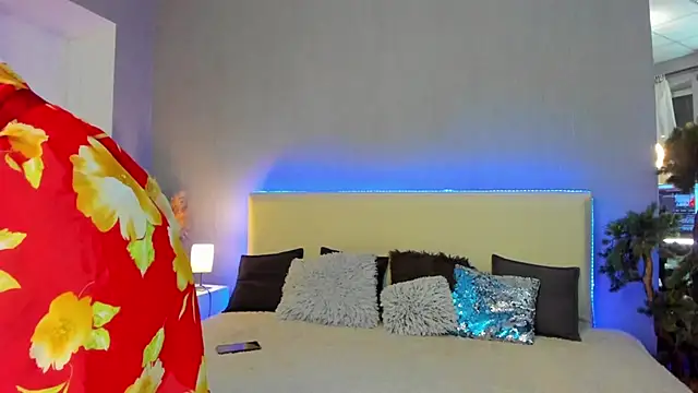 Ella Mayers online show from 02-23-25, 02:04