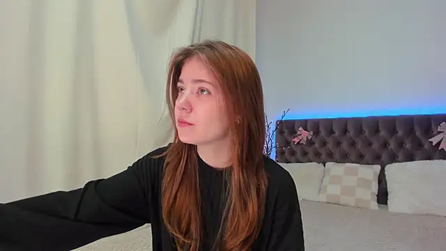 Ella Mayers online show from 02-28-25, 09:12