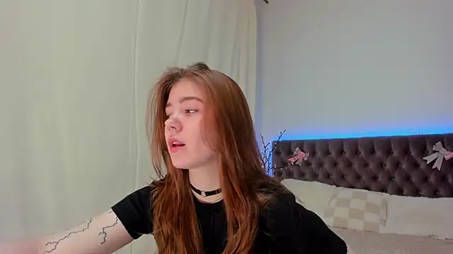 Ella Mayers online show from 03-07-25, 09:06