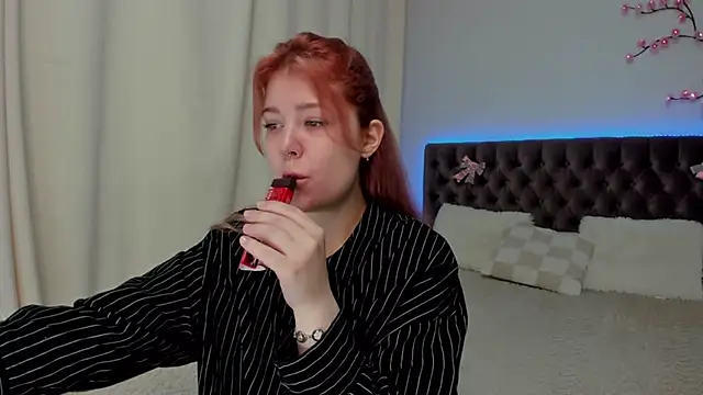 Ella Mayers online show from 09-18-25, 12:29
