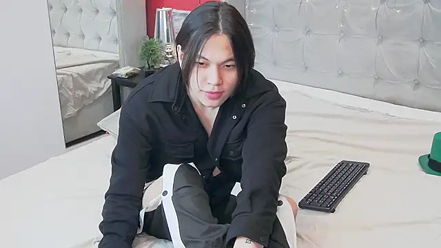 Snapshot of just_gay_ chatting on 02-04-25, 04:18 just gay online show from 02-04-25, 04:18