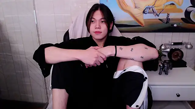 Snapshot of just_gay_ chatting on 02-06-25, 01:32 just gay online show from 02-06-25, 01:32