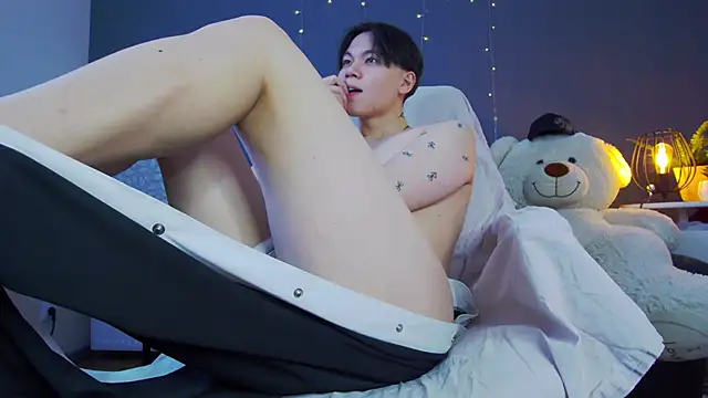 Snapshot of just_gay_ chatting on 02-13-25, 04:28 just gay online show from 02-13-25, 04:28