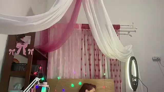 ScarletBottom online show from 09-17-25, 11:23