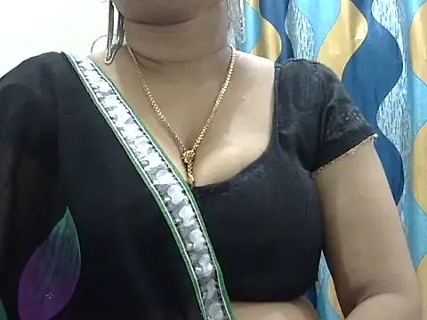 Snapshot of YOUR_RAHI48 chatting on 09-09-25, 04:45 YOUR RAHI48 online show from 09-09-25, 04:45
