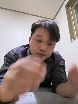 Snapshot of offwhite777 chatting on 02-24-25, 11:21 offwhite777 online show from 02-24-25, 11:21