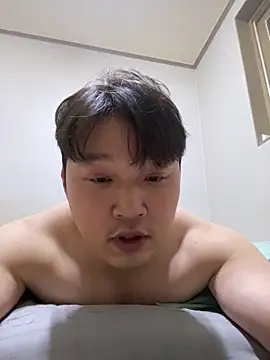 Snapshot of offwhite777 chatting on 02-24-25, 02:26 offwhite777 online show from 02-24-25, 02:26