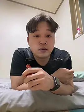 Snapshot of offwhite777 chatting on 02-26-25, 09:05 offwhite777 online show from 02-26-25, 09:05