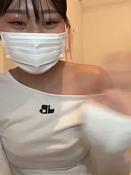 Snapshot of Rara__oo chatting on 02-21-25, 07:23 Rara oo online show from 02-21-25, 07:23