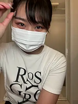 Snapshot of Rara__oo chatting on 02-27-25, 07:23 Rara oo online show from 02-27-25, 07:23