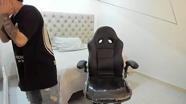 JhoanLeandro online show from 10-11-25, 06:23