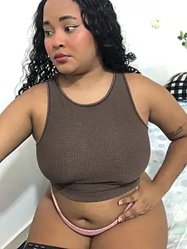 Snapshot of Marce_777 chatting on 03-18-25, 01:32 Marce 777 online show from 03-18-25, 01:32