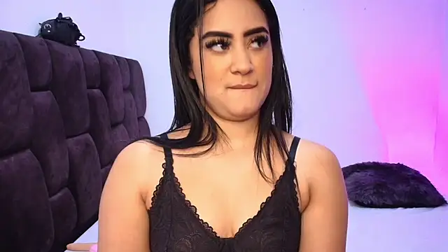 Snapshot of samyrosss6 chatting on 03-19-25, 01:32 samyrosss6 online show from 03-19-25, 01:32