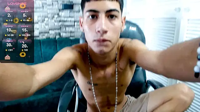 Snapshot of LittleFiree chatting on 02-18-25, 04:04 LittleFiree online show from 02-18-25, 04:04