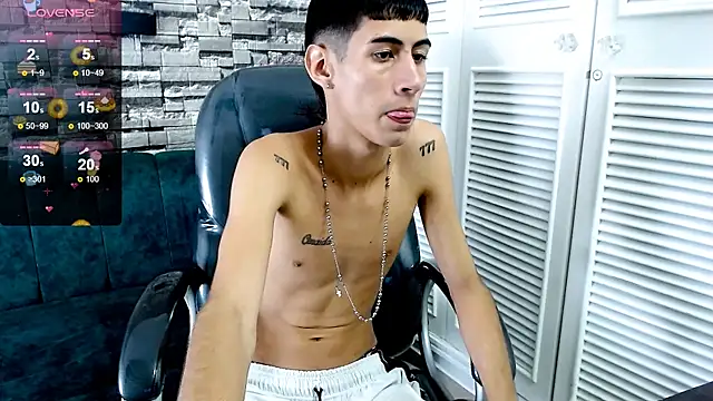 Snapshot of LittleFiree chatting on 02-22-25, 05:23 LittleFiree online show from 02-22-25, 05:23