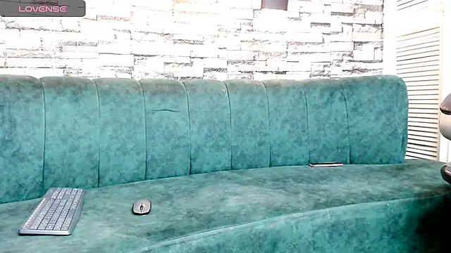 Snapshot of LittleFiree chatting on 03-12-25, 07:13 LittleFiree online show from 03-12-25, 07:13