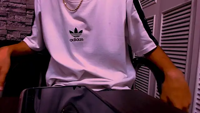 Snapshot of LittleFiree chatting on 03-14-25, 04:10 LittleFiree online show from 03-14-25, 04:10