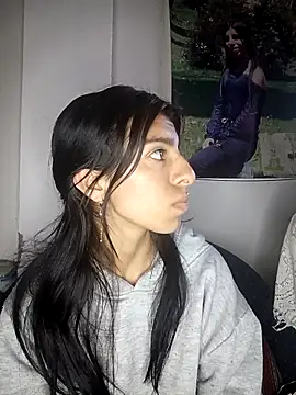 Ariell Kieran online show from 10-10-25, 04:11