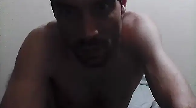 Snapshot of beatle666 chatting on 02-17-25, 05:04 beatle666 online show from 02-17-25, 05:04