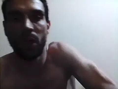 Snapshot of beatle666 chatting on 03-05-25, 02:25 beatle666 online show from 03-05-25, 02:25