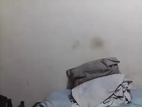 Snapshot of beatle666 chatting on 03-05-25, 05:29 beatle666 online show from 03-05-25, 05:29