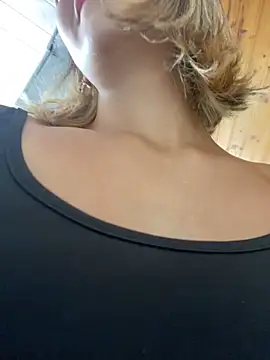 Andrea18 blonde online show from 11-20-25, 03:34