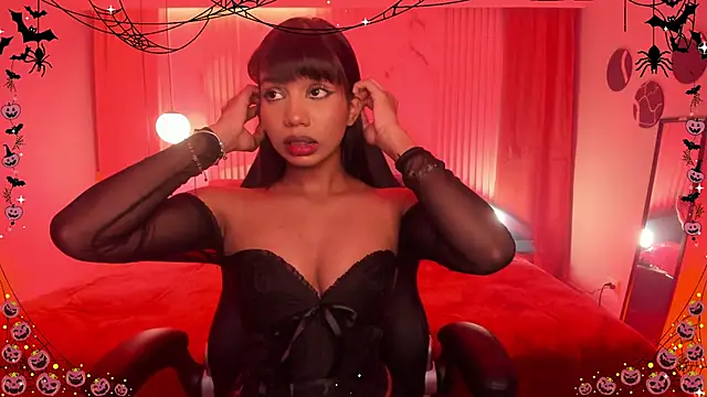 Gigi Strawberry online show from 10-31-25, 06:25