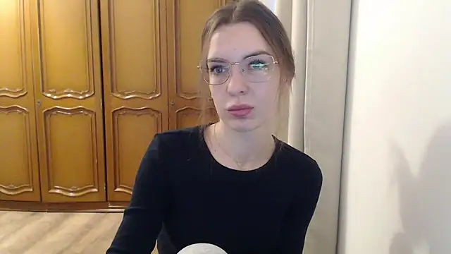 aurora lust online show from 11-18-25, 06:29