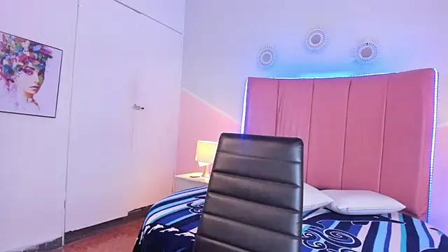 Liiam smith  online show from 10-13-25, 01:11