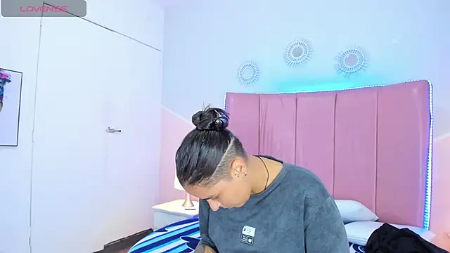 Liiam smith  online show from 11-16-25, 12:55