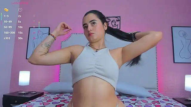 Snapshot of _Emma_whiitee_ chatting on 09-10-25, 01:00 Emma whiitee online show from 09-10-25, 01:00