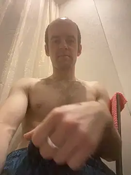 LynnAhNight online show from 10-21-25, 02:45